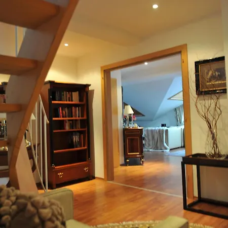 Apartment Central شقة كيتزبوهيل